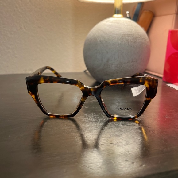 prada eyeglasses 🔥 - Picture 5 of 9
